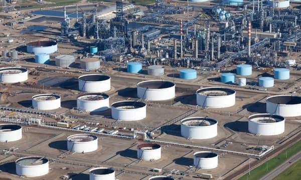 Aerial photo of a large oil refinery complex.