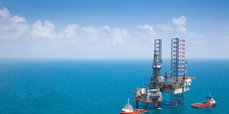 Jack-up drilling rig in transit