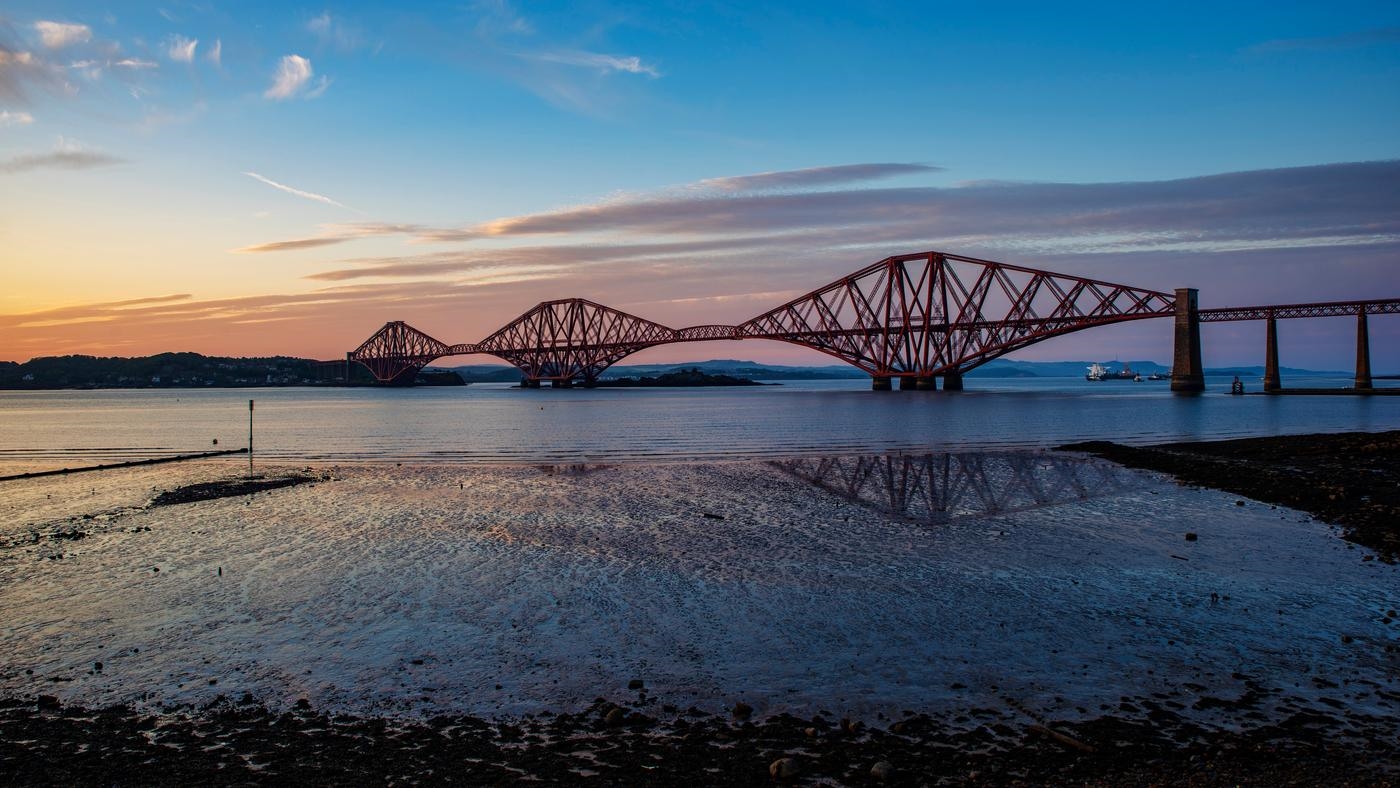 Beautiful sunrise over the River Firth and the Forth Bridge