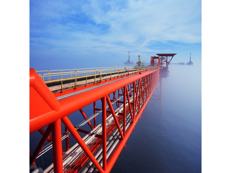 Offshore oil and gas production platform