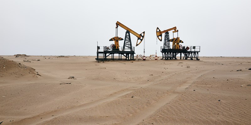 Upstream oil production in the desert